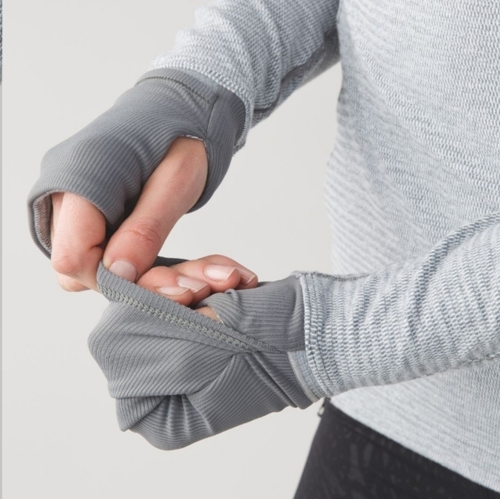 Lululemon Runderful 1/2 Zip - Picture 4 of 12